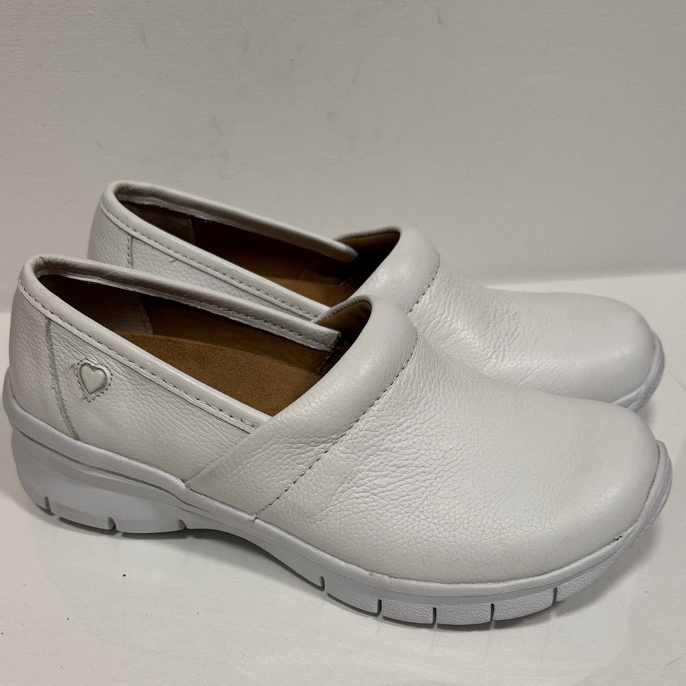 Nurse Mates White Leather Women's Mules
